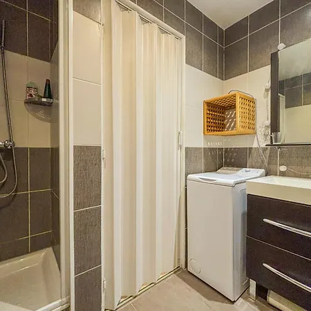 - Wifi, Ac, Hyper Centre, 4 Pers